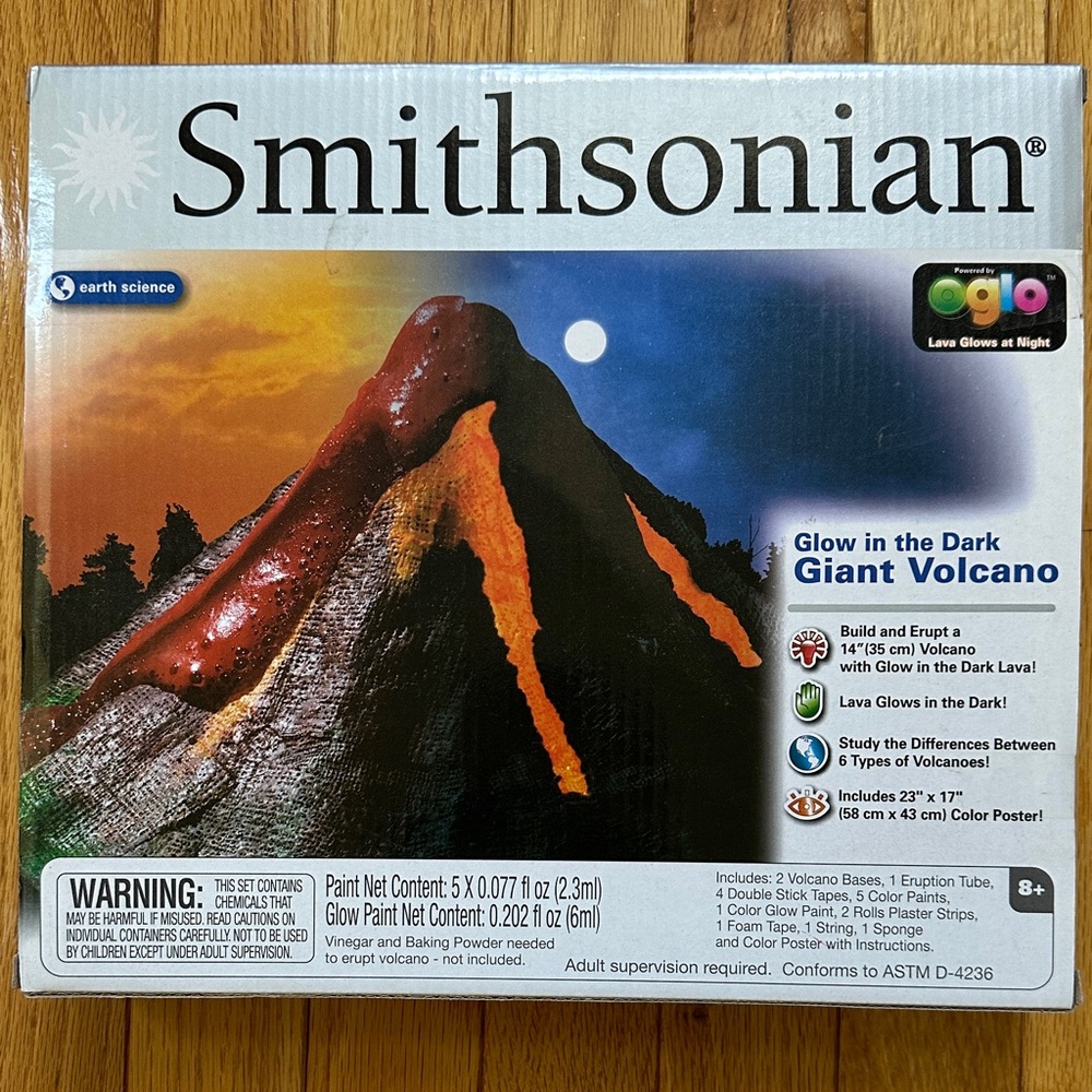 Smithsonian Glow in the Dark Volcano Kit